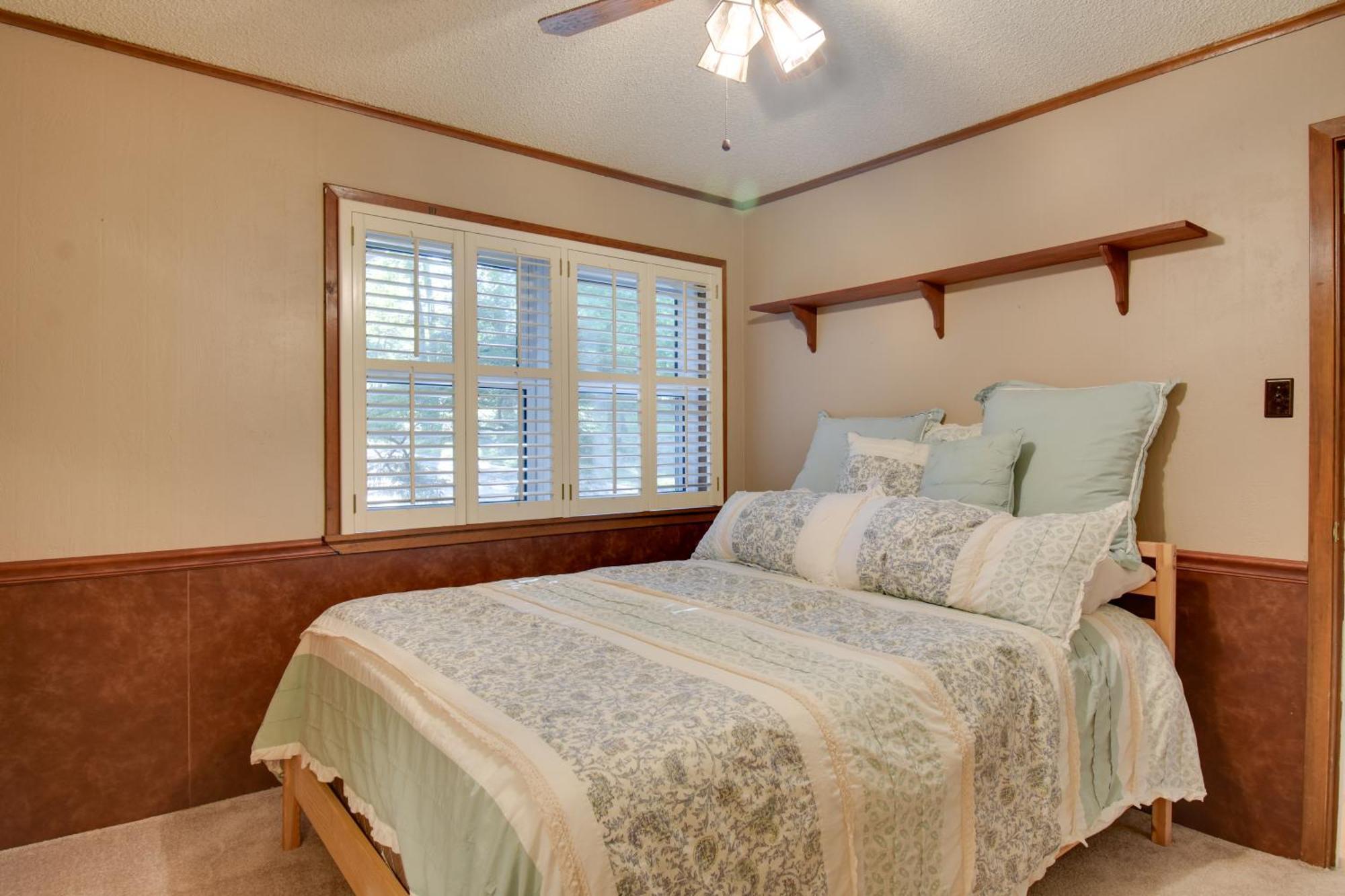 Lakefront Retreat With Deck, Dock And Resort Amenities Hot Springs Luaran gambar