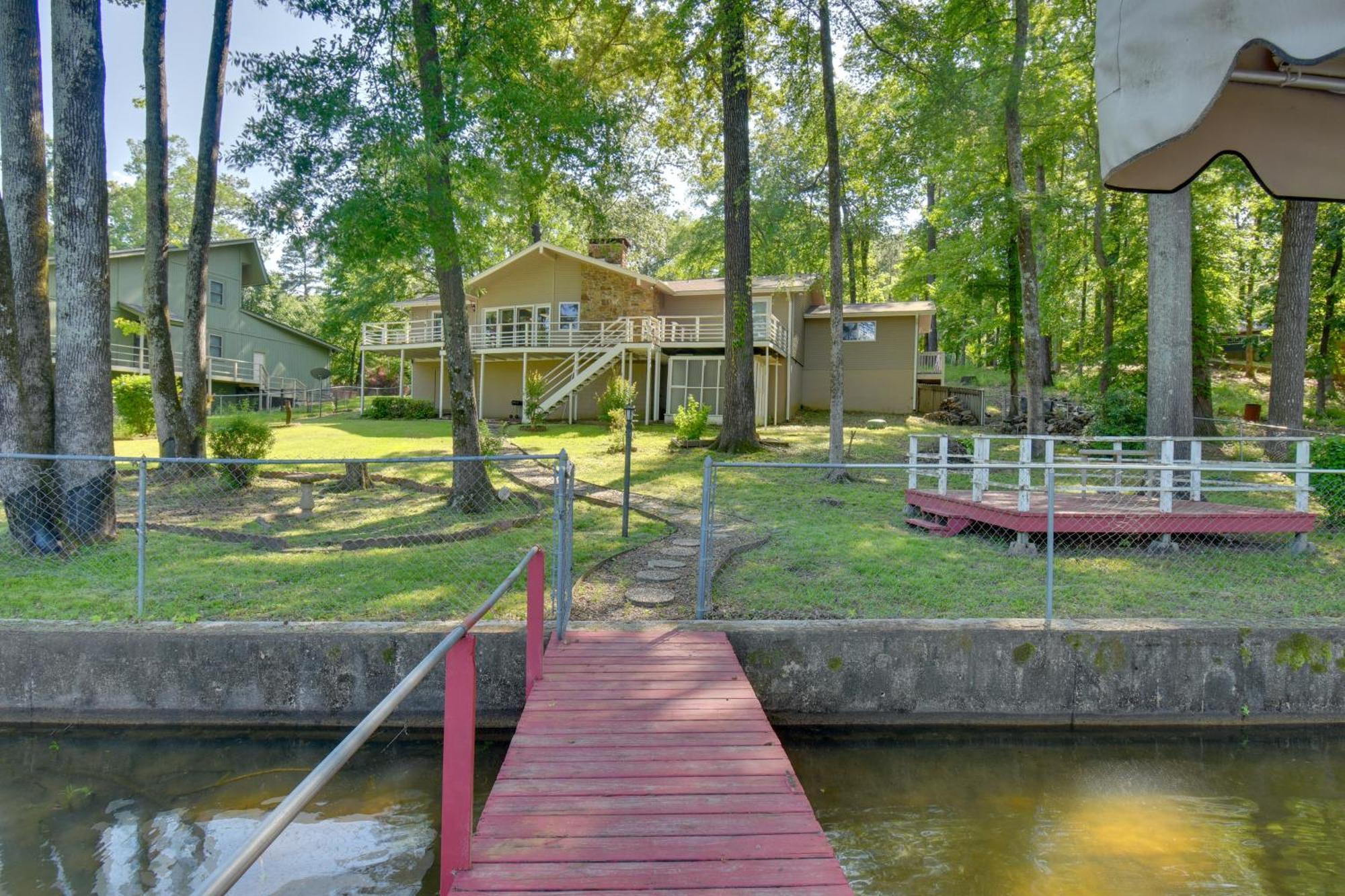 Lakefront Retreat With Deck, Dock And Resort Amenities Hot Springs Luaran gambar